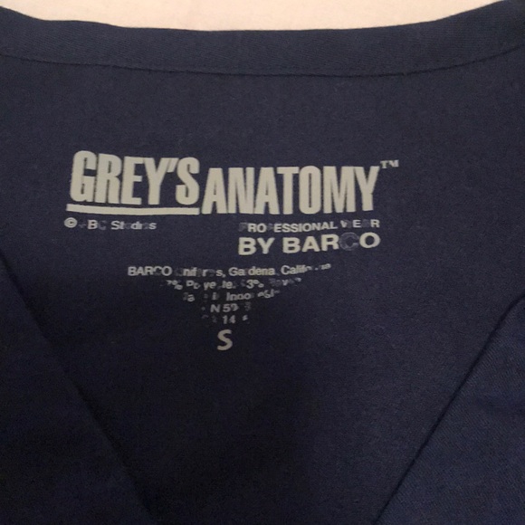 greys anatomy scrub top - Picture 3 of 3